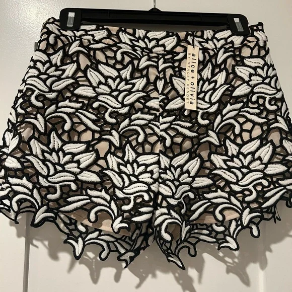 Alice + Olivia matching set.  NWT. Size 2. - Picture 5 of 6